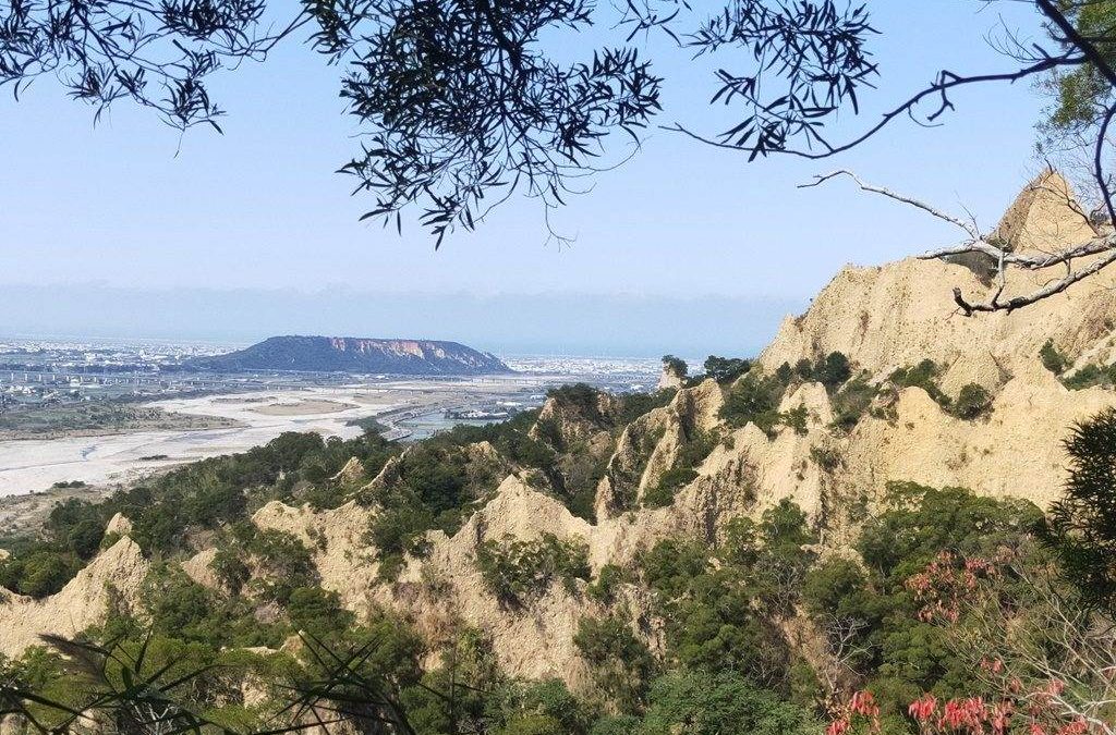 苗栗三義火炎山探奇趣